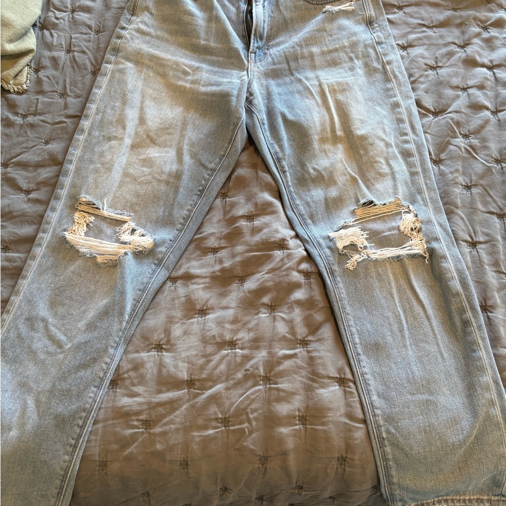 American Eagle Outfitters Mom Fit Light Washed Ripped Jeans